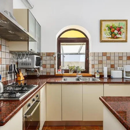 Spacious Holiday In Vi Njan With Private Pool Ferienhaus