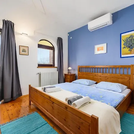 Spacious Holiday In Vi Njan With Private Pool Ferienhaus Višnjan