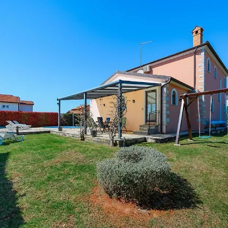 Ferienhaus Spacious Holiday In Vi Njan With Private Pool Višnjan