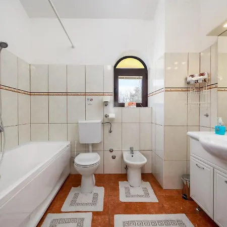 Spacious Holiday In Vi Njan With Private Pool * Višnjan